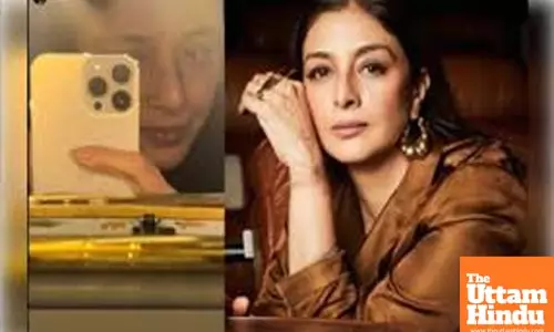 Tabu is all smiles as she aces her selfie game