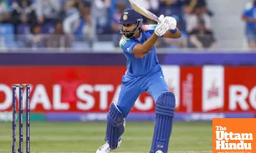 Champions Trophy: Shastri presents Fielder of the match medal to Iyer in SF win over Aus