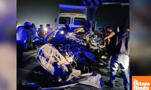 Deadly Collision: 6 Killed, 1 Injured as Car Hits Truck at High Speed