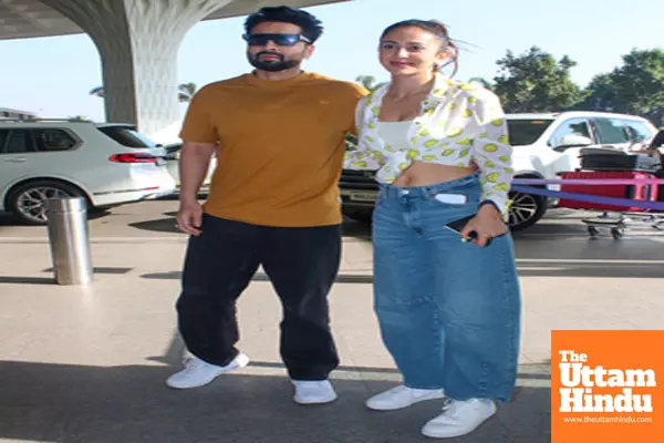 Celebrities Spotted At Airport Celebrities Spotted At Airport