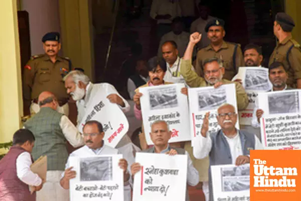CPI-ML MLAs Protest Against State Government During Budget Session
