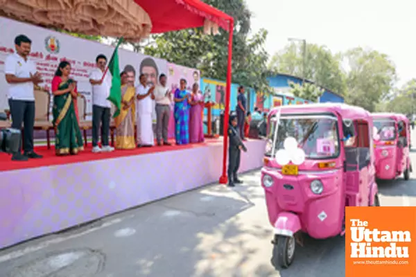 CM M.K. Stalin Distributes Pink & Electric Autos on International Women’s Day CM M.K. Stalin Distributes Pink & Electric Autos on International Women’s Day