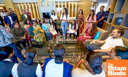 LoP Rahul Gandhi meets women party workers