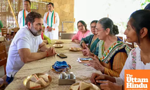 Rahul Gandhi Visits Kamala Cafe