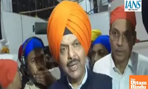 Majority of people feel that Aurangzebs grave should be demolished: Maha CM Fadnavis