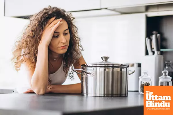 Be Cautious: Cooking Acidic Foods in Iron pans can Lead to Iron Overload Be Cautious: Cooking Acidic Foods in Iron pans can Lead to Iron Overload