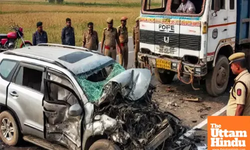 Five Killed in Massive Car-Truck Collision, Bodies Unidentified