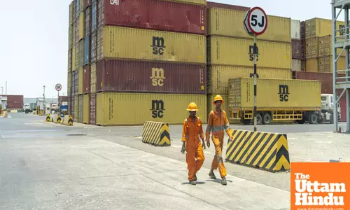 Trumps Tariff Threats could Benefit India, Says Former RBI Deputy Viral Acharya