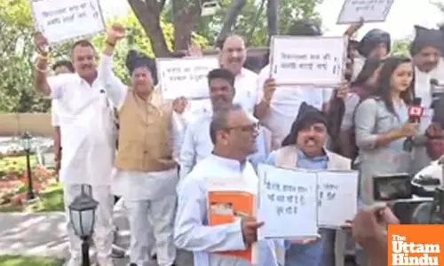 Cong MLAs stage protest on MP Assembly premises, demand discussion on corruption issues