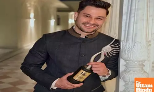 Kunal says ‘mae abhi debut kar raha hun’ after winning Best Directorial Debut at IIFA