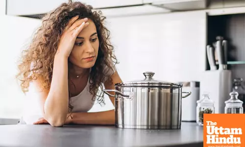 Be Cautious: Cooking Acidic Foods in Iron pans can Lead to Iron Overload