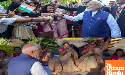 PM Modi welcomed with traditional Bihari Geet Gawai in Mauritius