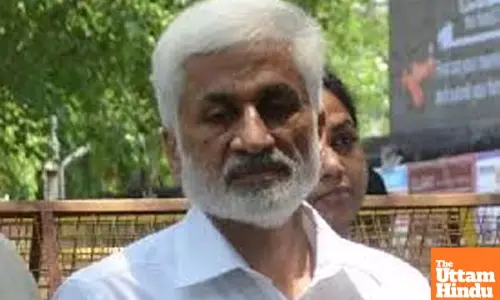 Vijayasai Reddy appears before CID in Kakinada Seaports case