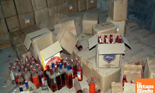 196 boxes containing illegal liquor smuggled from Haryana to Gujarat seized