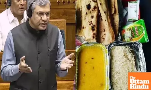 Railway Minister: Menu and Rate List Must Be Displayed, QR Code to Be Added on Food Packets