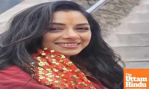 Rupali Ganguly draws inspiration from Big B’s wisdom on difference between ego and self-confidence