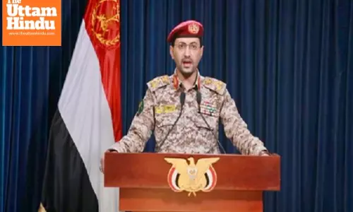 Yemens Houthi group targets US aircraft carrier amid fresh airstrikes