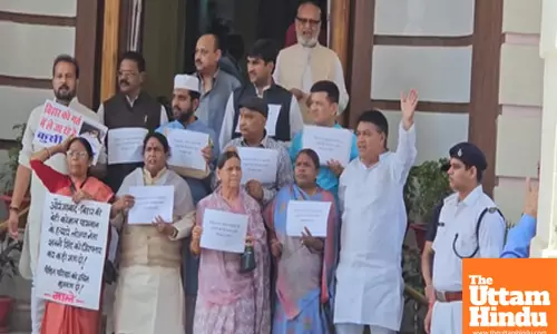 RJD lawmakers stage protest in and outside Assembly over rising crime in Bihar