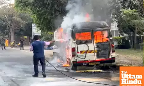 Driver Sets Van on Fire in Pune, 4 People Burnt Alive