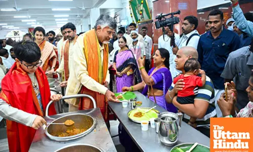 Andhra Pradesh CM N. Chandrababu Naidu visits Sri Venkateswara Swamy Temple