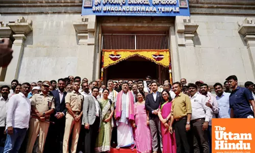 Karnataka DCM DK Shivakumar visits Bhagandeshwara Temple