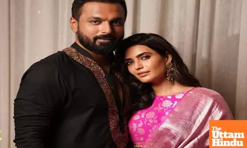 Karishma gets into a bicep flexing competition with hubby Varun Bangera