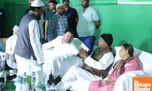 Lalu Prasad Yadav hosts Iftar party amid questions on Mahagathbandhan unity