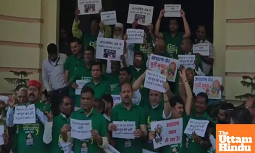 RJD MLAs protest outside Bihar Assembly for 65 pc reservation