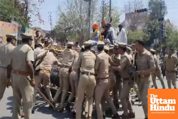 Agra Violence: Attack on SP MP Ramji Lal Sumans House Leaves 10 Policemen Injured, Two FIRs Filed Agra Violence: Attack on SP MP Ramji Lal Sumans House Leaves 10 Policemen Injured, Two FIRs Filed