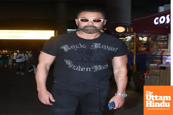 Celebrities Spotted At Airport