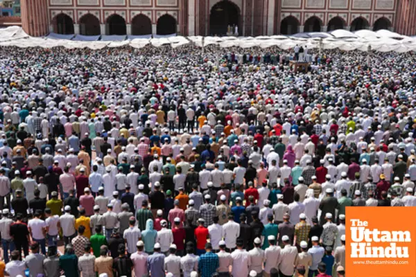 Muslim devotees offer namaz Muslim devotees offer namaz