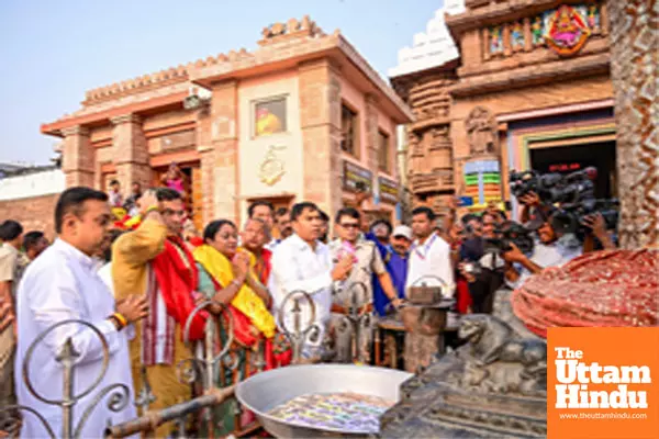 Delhi CM Rekha Gupta Along With Delhi Ministers and BJP MP Sambit Patra Visits PuriJagannath Temple Delhi CM Rekha Gupta Along With Delhi Ministers and BJP MP Sambit Patra Visits PuriJagannath Temple