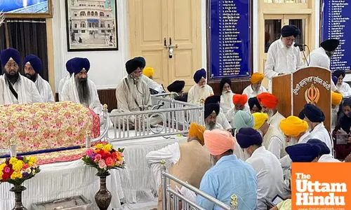 Tensions Rise During SGPC Budget Session Amid Protests and Boycott