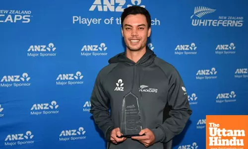 Chapman, Smith star as New Zealand trigger dramatic Pakistan collapse to register 73-run victory