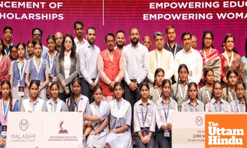Minister of State for Road Transport and Highways and Corporate Affairs, Harsh Malhotra distributes scholarships