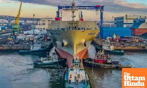 Hanwha Group chief transfers half of his stake to 3 sons