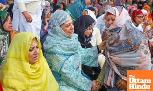 PDP chief Mehbooba Mufti offers namaz