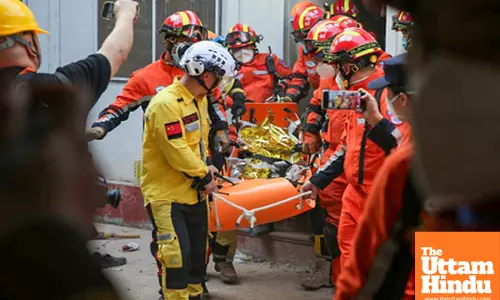 Chinese rescuers save 4 lives in 7 hours in quake-stricken Myanmar