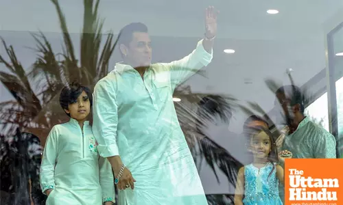 Salman Khan greets fans on Eid, this time from behind the bullet-proof glass