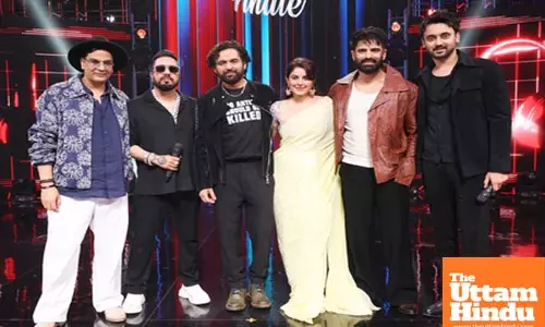 Mika Singh graces the star-studded Indian Idol 15 grand finale