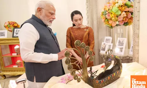 PM Modi and Thailand’s PM Exchange Gifts