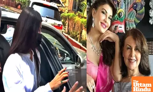 Jacqueline Fernandez performs the last rites of her mother