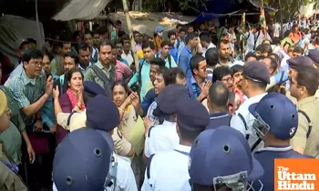 Chaos erupts near stadium ahead of Mamata Banerjees meeting with school job losers Chaos erupts near stadium ahead of Mamata Banerjees meeting with school job losers