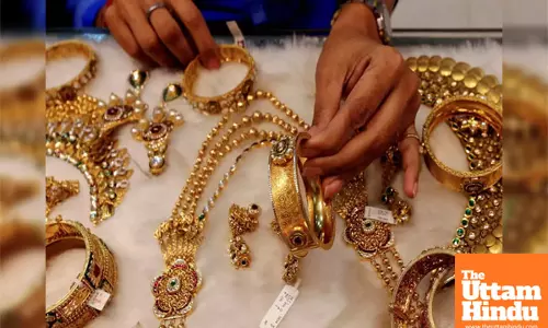 Gold Plunges ₹2,375 Overnight —Why Are Gold and Silver Suddenly Losing Shine?