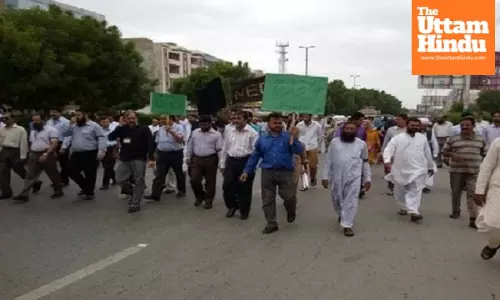 College teachers in Pakistans Sindh province protest against government negligence