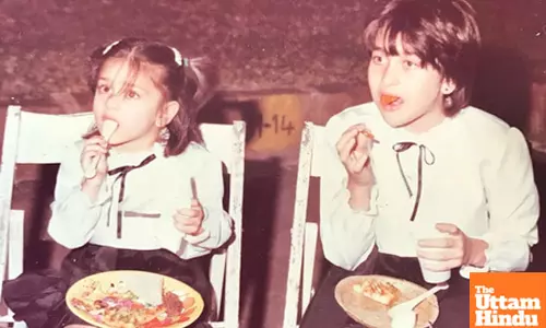 Karisma Kapoor shares adorable twinning moment with Kareena in a cute childhood picture