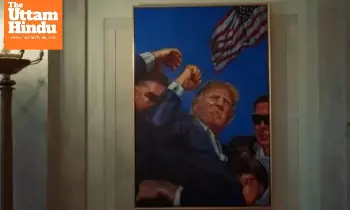 Trump’s Viral Post-Attack Photo Now Hangs in the White House — Obama’s Portrait Removed Trump’s Viral Post-Attack Photo Now Hangs in the White House — Obama’s Portrait Removed