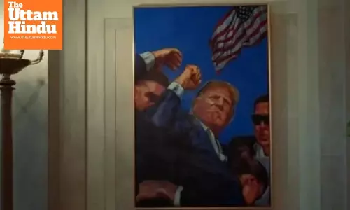 Trump’s Viral Post-Attack Photo Now Hangs in the White House — Obama’s Portrait Removed
