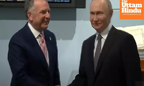 Putin meets with US special envoy for Ukraine talks