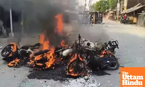 West Bengal Faces Unrest Again: ISF Supporters Heading To Kolkata Against Waqf Law Stopped, Vehicles Set On Fire